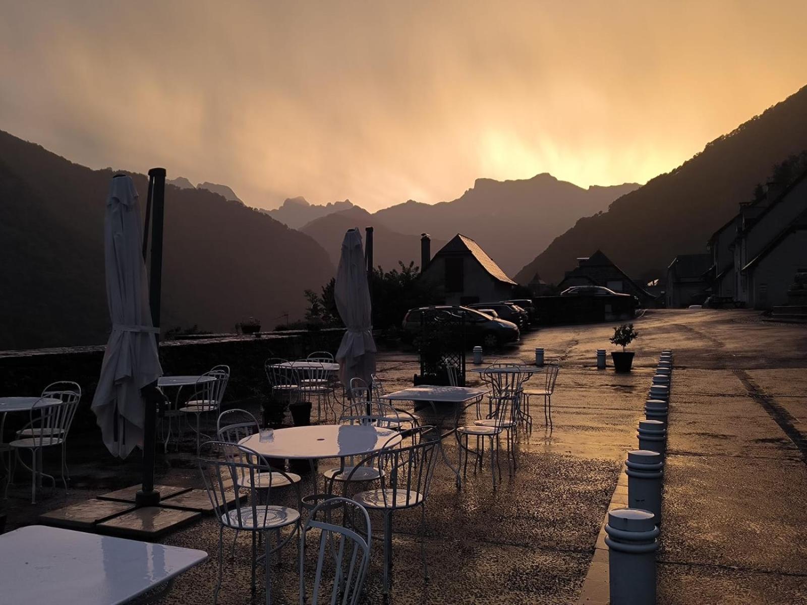 Chateau D'Arance Hotel Restaurant Espace Bien-Etre Cette-Eygun Exterior photo